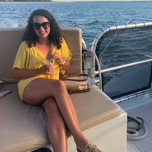 Meet your Posher, Julia